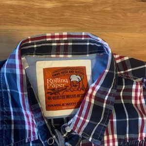 Men’s shirt..Rolling paper clothing line